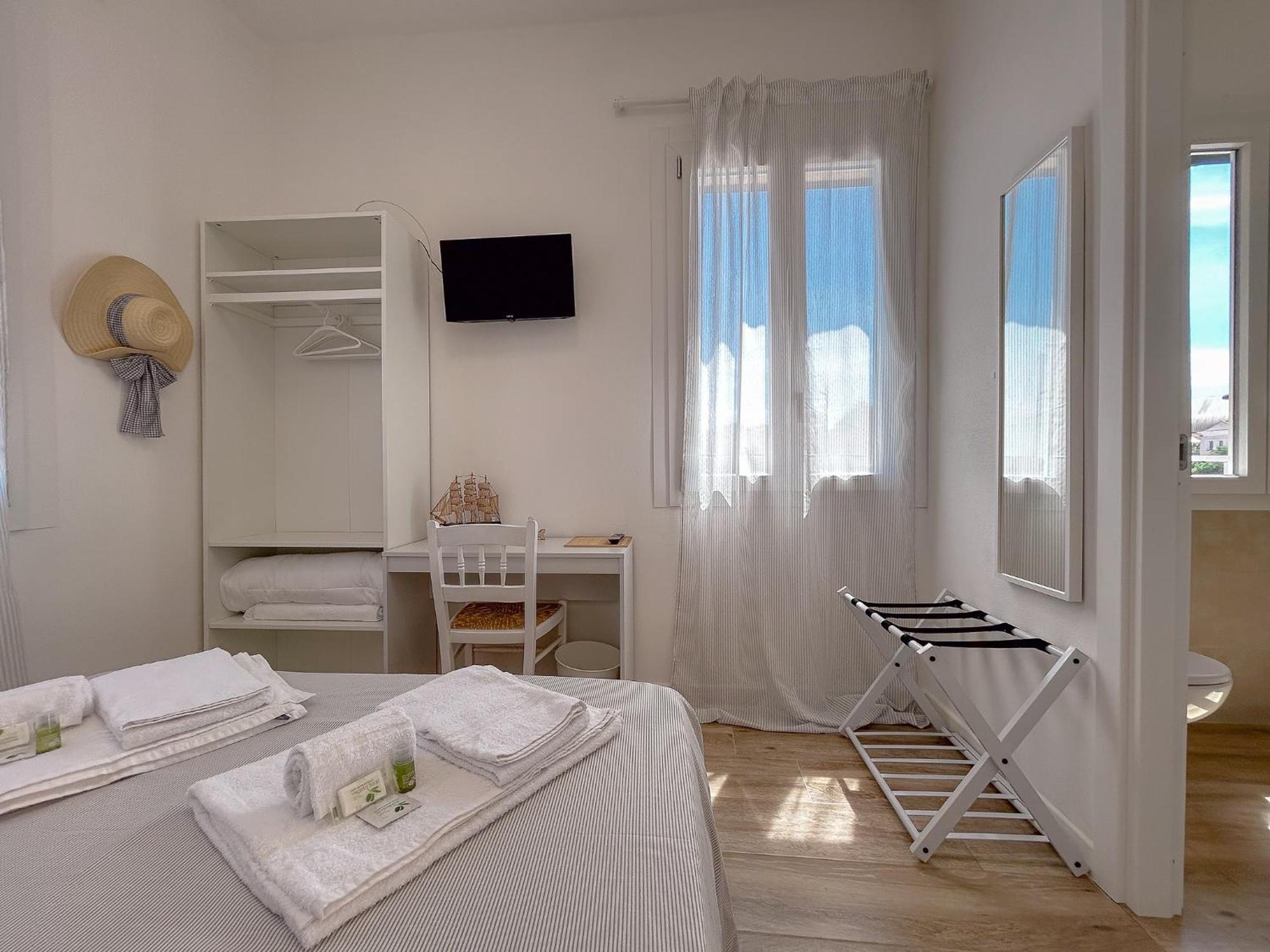 La Marina - Rooms In Stintino Exterior photo