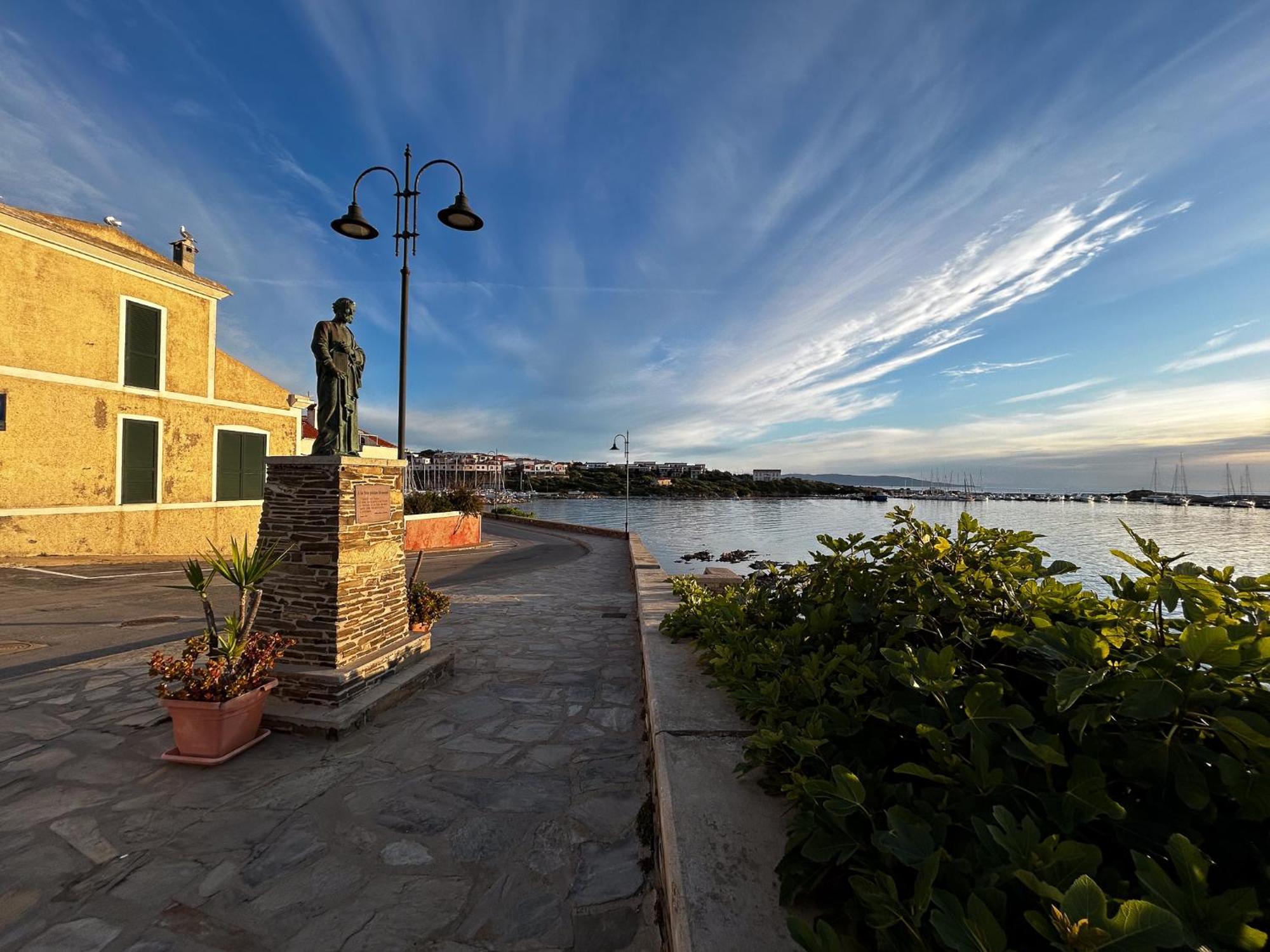 La Marina - Rooms In Stintino Exterior photo