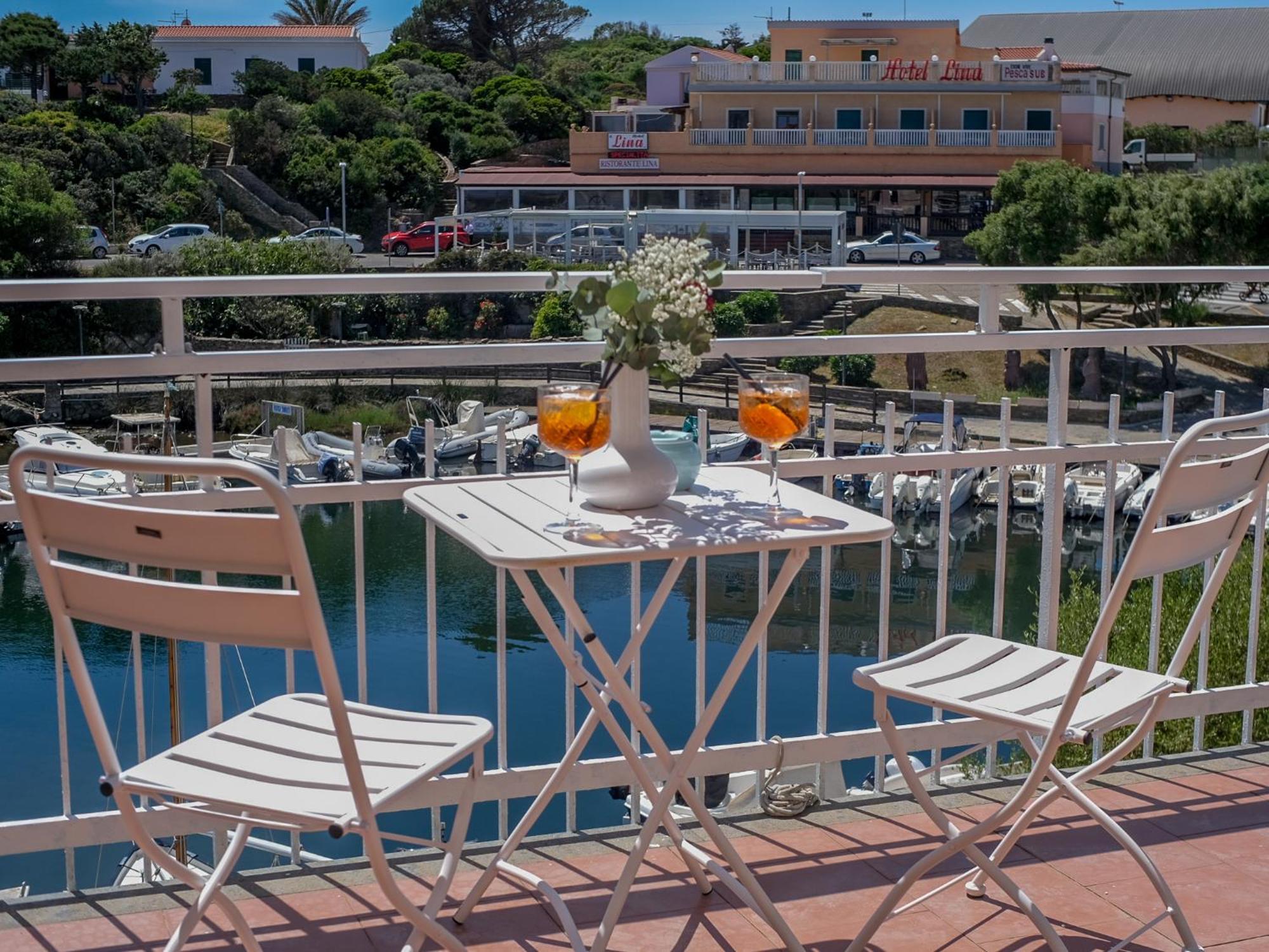 La Marina - Rooms In Stintino Exterior photo