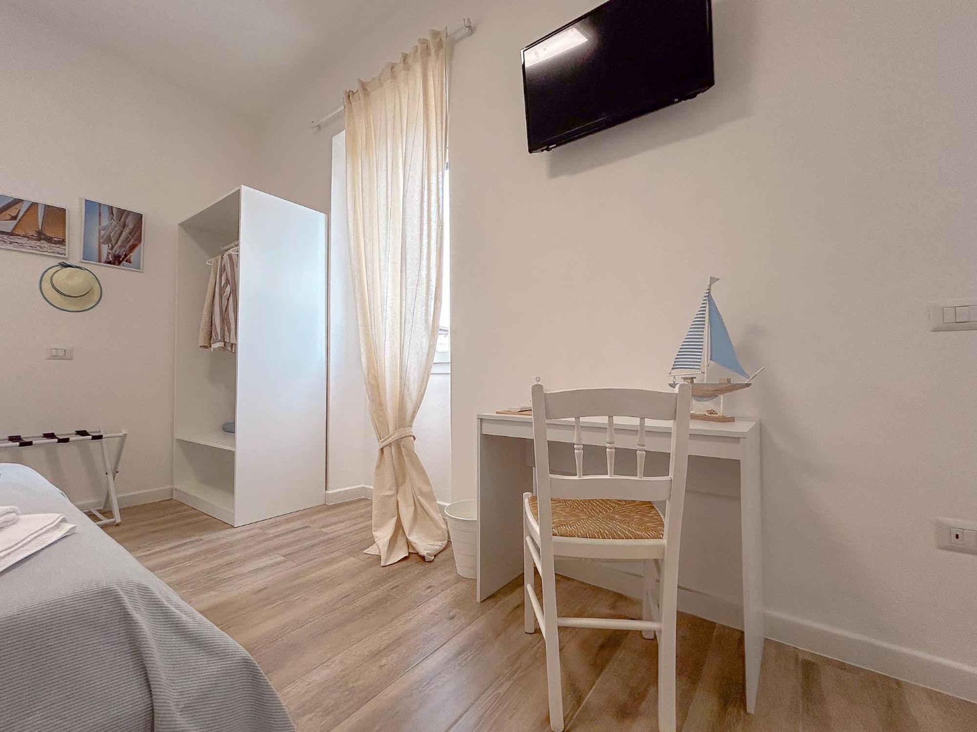 La Marina - Rooms In Stintino Exterior photo
