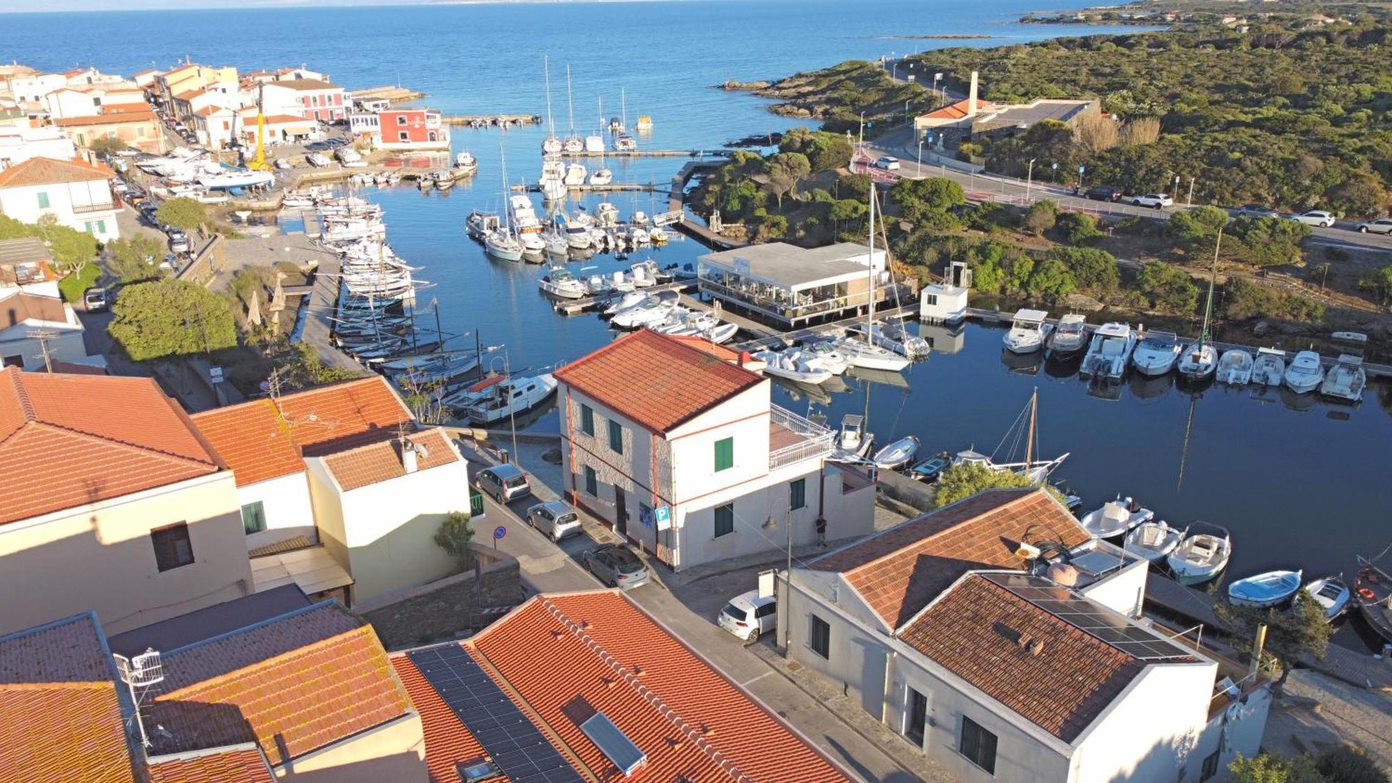 La Marina - Rooms In Stintino Exterior photo